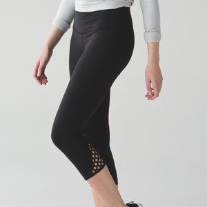 Lululemon - True Self Crop II - Black - Size 8